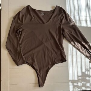 NUUDS Long Sleeve scoop neck Bodysuit-mocha